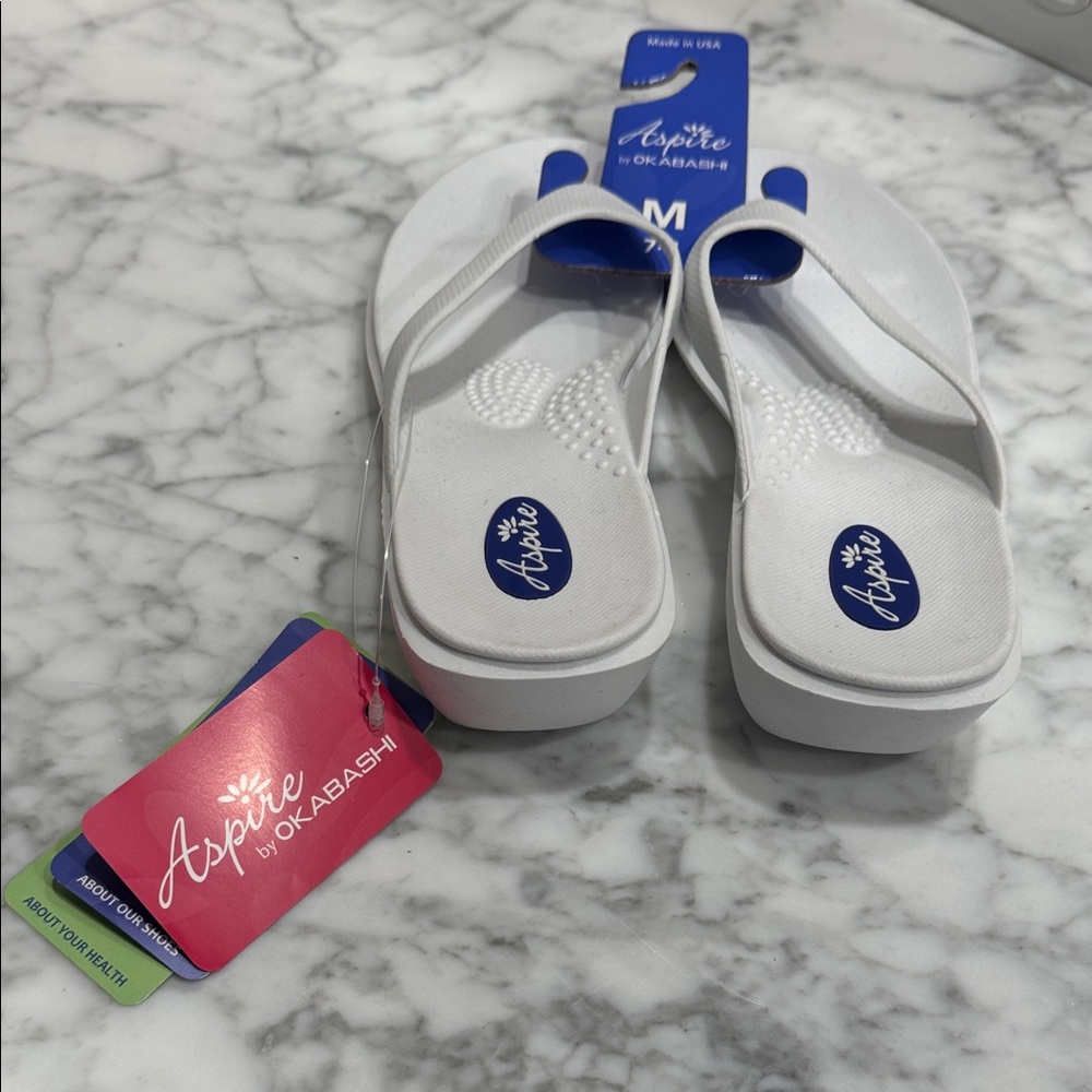 Okabashi Women's Aspire White Sandals